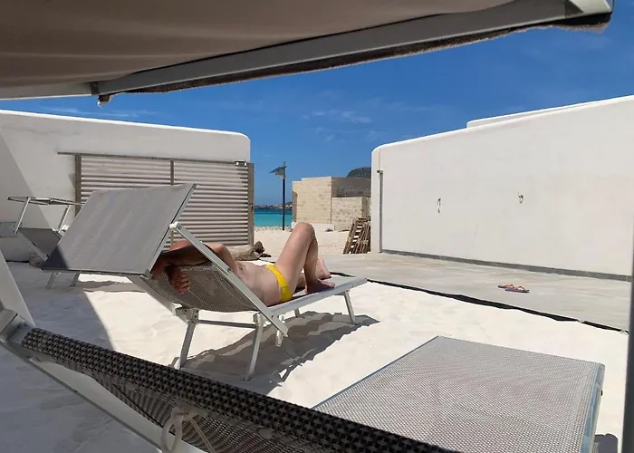 Le Casuzze Ammare بيت للعطل فافينانا