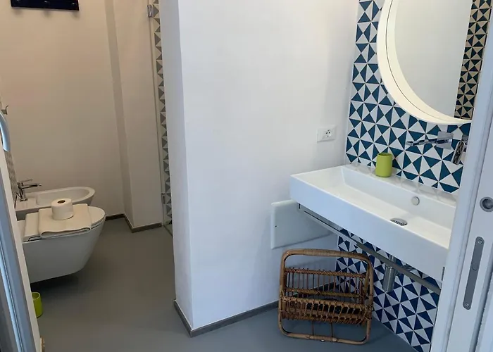 Le Casuzze Ammare فافينانا