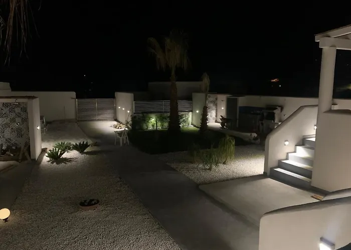 Le Casuzze Ammare فافينانا