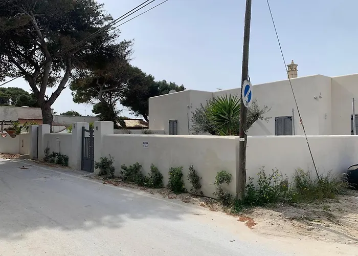 Le Casuzze Ammare فافينانا