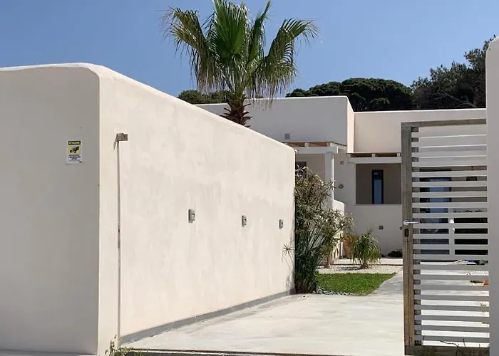 Le Casuzze Ammare * فافينانا