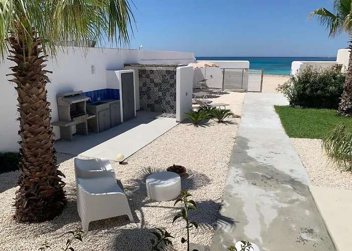 Le Casuzze Ammare فافينانا